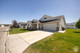 Photo 3 for 824 N 980 West