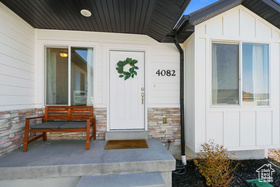 Photo 3 for 4082 N Poplar Dr
