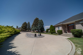 Photo 3 for 1416 W Valley View Dr