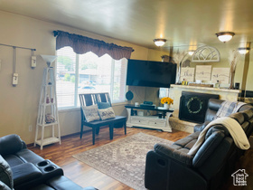 Photo 2 for 1086 W Wenco Dr