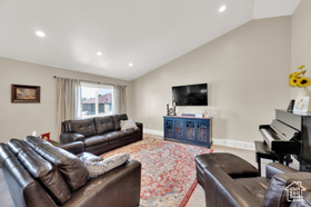 Photo 4 for 126 N Balsam Way