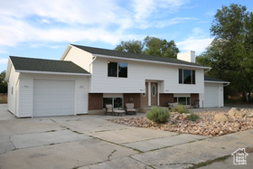 Photo 3 for 591 E Acoma Rd #A-B
