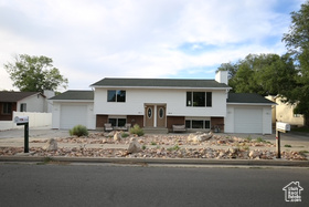 Photo 4 for 591 E Acoma Rd #A-B