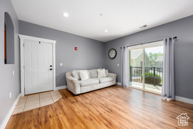 Photo 2 for 136 W Spring Hill Way
