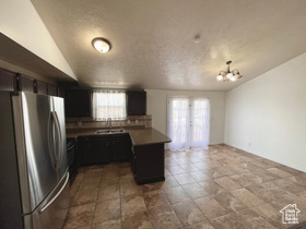 Photo 5 for 5586 W Highwood Dr