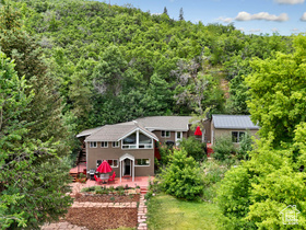 Photo 3 for 1155 N Pinecrest Canyon Rd