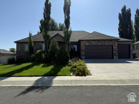 Photo 1 for 420 N Josephine Ln