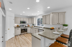 Photo 6 for 318 E Ridge Dr