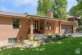 Photo 2 for 5791 S Oakwood Dr