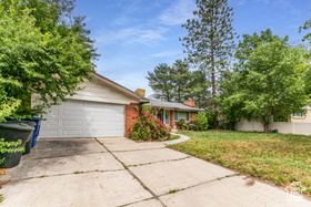 Photo 2 for 5841 S Fontaine Bleu Dr