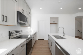 Photo 5 for 924 W Coalburn Way #8-26