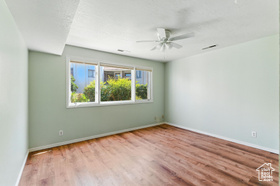 Photo 5 for 275 S Valley Dr #J102
