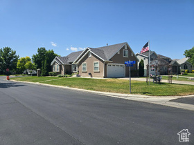 Photo 4 for 969 S Cove Rd