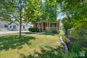 Photo 2 for 558 E Garden Ave