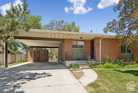 Photo 6 for 6112 S Vineway Cir