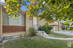 Photo 2 for 6113 S Vineway Cir