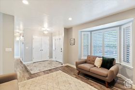 Photo 3 for 53 N Foxhill Rd