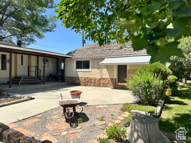 Photo 1 for 1086 E Main St