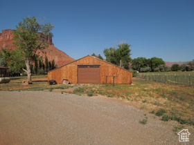 Photo 4 for 426 N Amber Ln #426