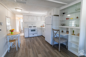 Photo 1 for 144 E Garden Park Cir