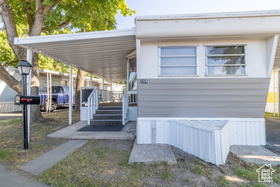 Photo 2 for 144 E Garden Park Cir