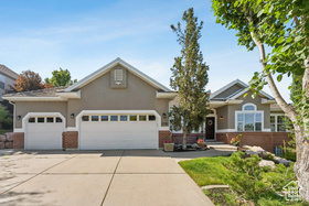 Photo 2 for 1036 E Fairway Dr