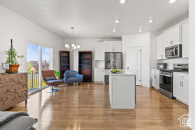 Photo 5 for 1268 S Raintree Ln