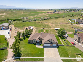 Photo 3 for 6613 W 200 North