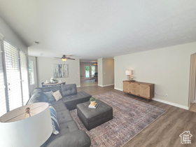 Photo 4 for 1118 W Autumn Leaf Ln