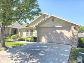 Photo 2 for 1118 W Autumn Leaf Ln