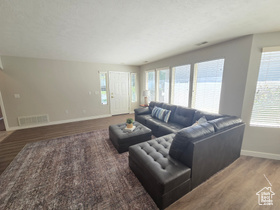 Photo 6 for 1118 W Autumn Leaf Ln