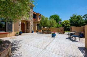Photo 5 for 557 S Woods View Cir