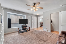 Photo 3 for 846 N Sapphire St