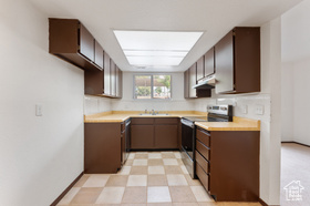 Photo 5 for 1040 E Quail Park Dr #B