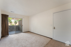 Photo 3 for 1040 E Quail Park Dr #B