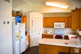 Photo 5 for 1037 W State Cir