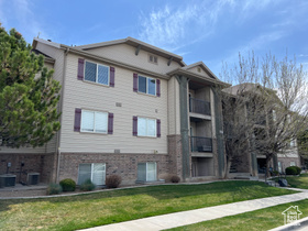 Photo 1 for 8228 N Cedar Rd #11