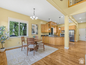 Photo 5 for 385 W Riverside Ln