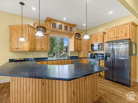 Photo 6 for 385 W Riverside Ln