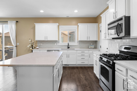 Photo 3 for 5194 Hedgerose Dr