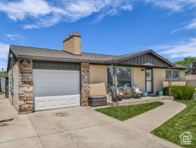 Photo 2 for 4332 W Losee Dr