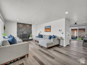 Photo 6 for 4332 W Losee Dr