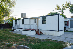 Photo 3 for 3414 S Westcrest Rd #15