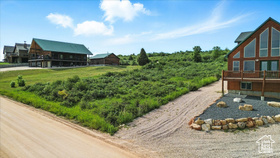 1434 N Broadhollow MLS #2094626