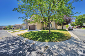 Photo 4 for 5961 W Chiswick Ct