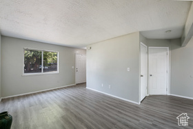Photo 3 for 558 N Redwood Rd #3