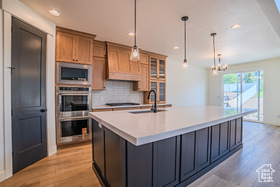 Photo 6 for 7169 W Moorepark Pl