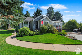 Photo 3 for 6460 Combe Rd