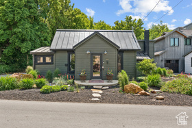 Photo 2 for 1439 Woodside Ave