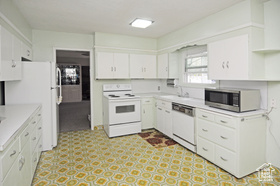 Photo 4 for 1160 E 12th St